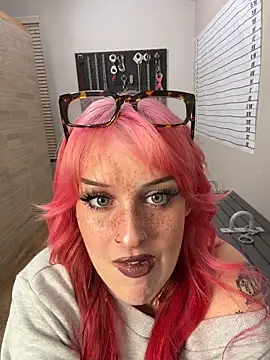 itscleomoon online show from March 13, 1:29 pm