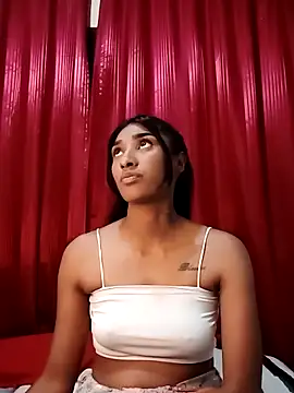 Snapshot of SummerTyme chatting on December 20, 8:27 pm SummerTyme online show from December 20, 8:27 pm