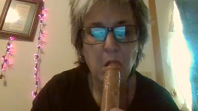 becky1111 online show from June 2, 12:45 am