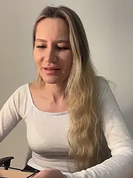 Snapshot of 1Moonlight1 chatting on December 21, 4:03 pm 1Moonlight1 online show from December 21, 4:03 pm