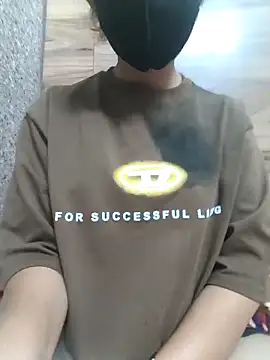 Snapshot of kinsu4763 chatting on March 29, 3:45 pm kinsu4763 online show from March 29, 3:45 pm