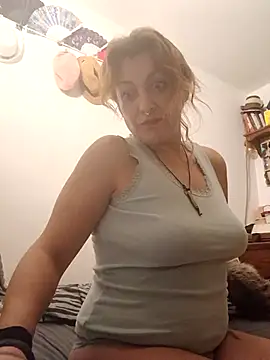 Snapshot of Hadafantasia chatting on February 6, 1:43 am Hadafantasia online show from February 6, 1:43 am