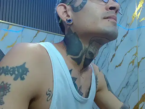 Snapshot of Boy_tatto77 chatting on February 14, 6:37 pm Boy tatto77 online show from February 14, 6:37 pm