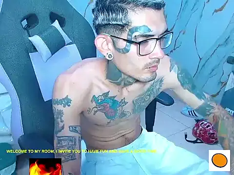 Snapshot of Boy_tatto77 chatting on February 17, 5:52 pm Boy tatto77 online show from February 17, 5:52 pm