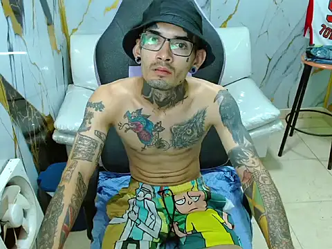 Snapshot of Boy_tatto77 chatting on March 21, 12:21 pm Boy tatto77 online show from March 21, 12:21 pm