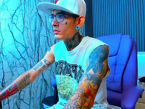 Snapshot of Boy_tatto77 chatting on March 26, 12:55 pm Boy tatto77 online show from March 26, 12:55 pm