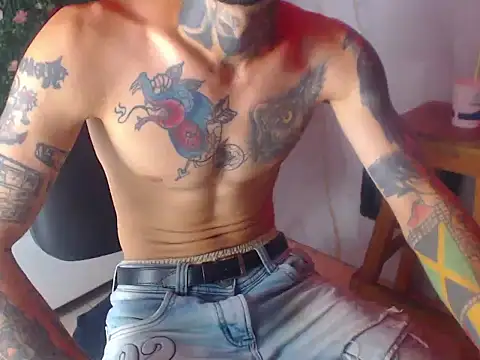 Snapshot of Boy_tatto77 chatting on May 17, 8:38 pm Boy tatto77 online show from May 17, 8:38 pm