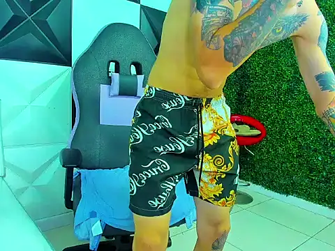 Snapshot of Boy_tatto77 chatting on June 9, 12:17 pm Boy tatto77 online show from June 9, 12:17 pm