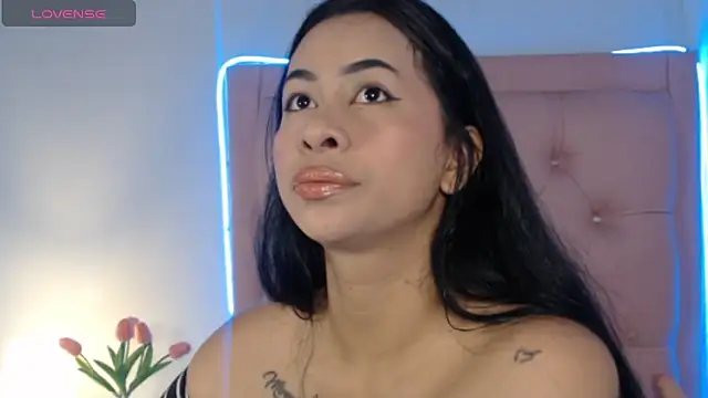 Snapshot of Olivia_gray69 chatting on February 14, 12:13 pm Olivia gray69 online show from February 14, 12:13 pm