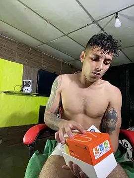 JustynAle2025 online show from February 26, 11:15 pm