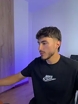 Snapshot of LIAM_COLT chatting on March 19, 7:18 pm LIAM COLT online show from March 19, 7:18 pm