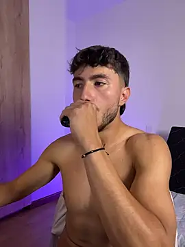 Snapshot of LIAM_COLT chatting on March 25, 10:38 pm LIAM COLT online show from March 25, 10:38 pm