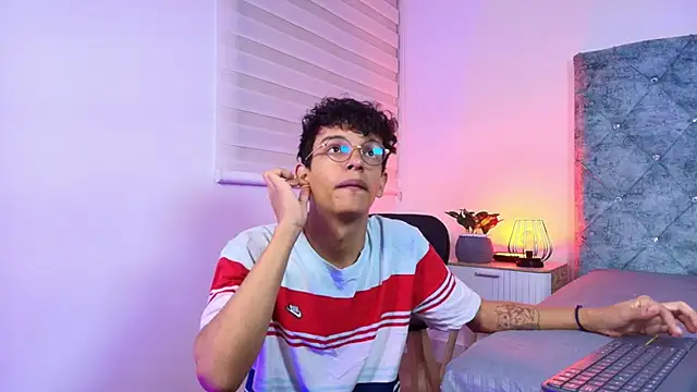 maxfrost 1 online show from January 8, 7:16 pm