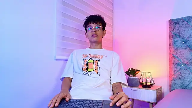 maxfrost 1 online show from January 10, 7:26 pm