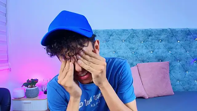 maxfrost 1 online show from February 5, 7:18 pm