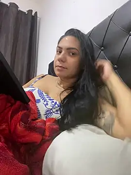 Snapshot of Nini_ chatting on February 14, 6:37 pm Nini online show from February 14, 6:37 pm