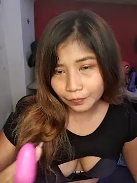 Snapshot of Michelle_Ju17 chatting on December 18, 7:42 pm Michelle Ju17 online show from December 18, 7:42 pm