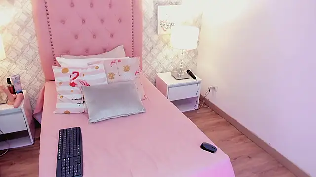 amber  ferrera online show from February 3, 7:41 pm