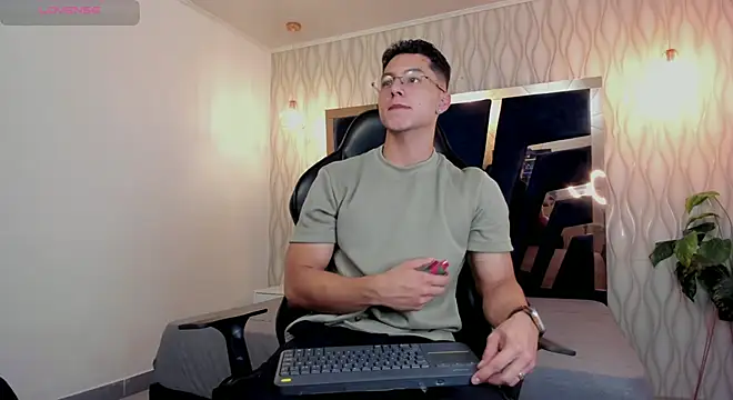 Noah Clarkk online show from March 1, 3:47 pm