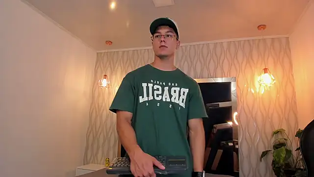 Noah Clarkk online show from March 16, 6:01 pm