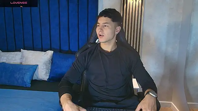 Noah Clarkk online show from June 18, 5:39 pm