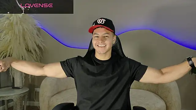 Noah Clarkk online show from July 3, 5:41 pm