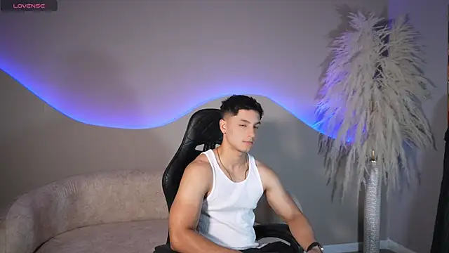 Noah Clarkk online show from July 6, 5:37 pm
