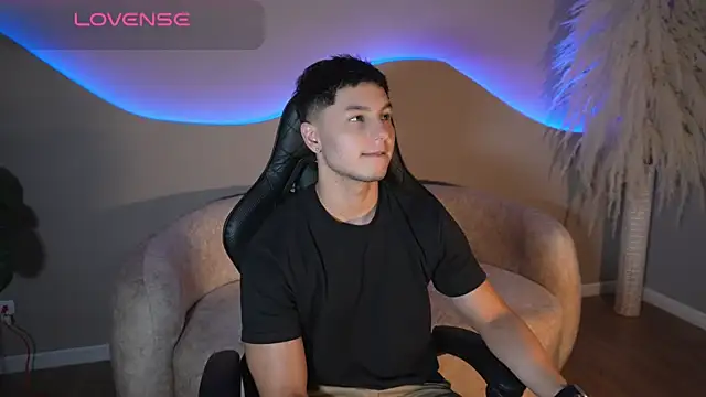 Noah Clarkk online show from July 13, 5:49 pm