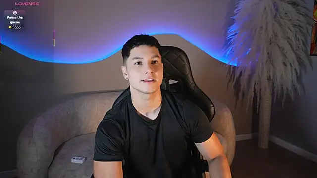 Noah Clarkk online show from July 14, 5:40 pm