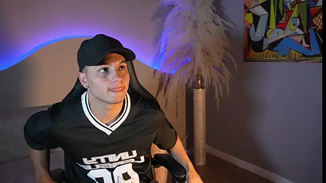 Noah Clarkk online show from July 25, 7:55 pm