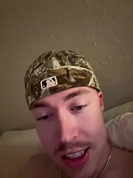 lukalovesyou online show from December 22, 7:27 am