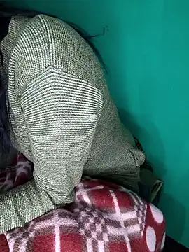 QWEEN7B online show from December 22, 12:24 pm