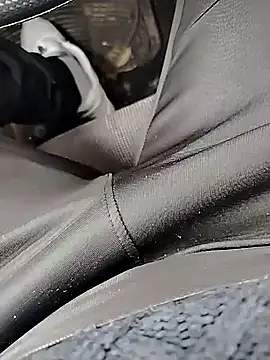 BHugo85269 online show from February 4, 11:05 am