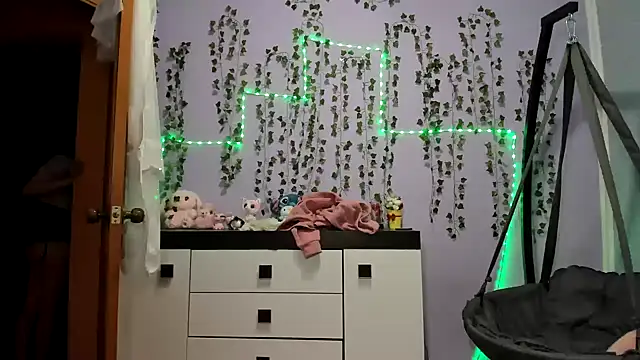 Yoonhee ki online show from March 15, 3:51 pm