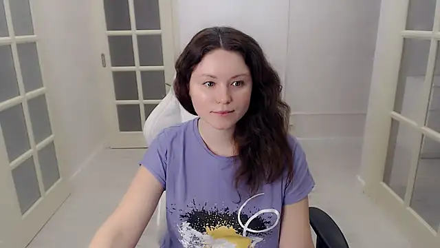 Snapshot of LondonMiley chatting on December 20, 7:54 pm LondonMiley online show from December 20, 7:54 pm