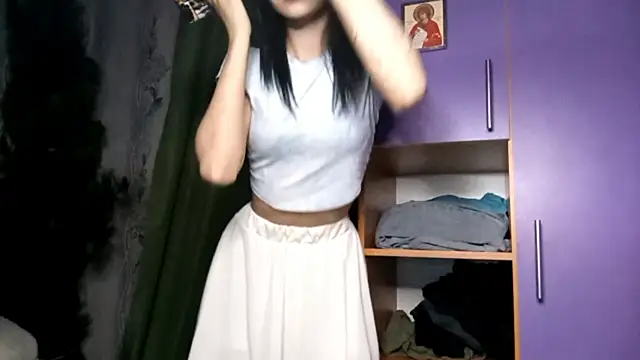 Snapshot of CaryJaurigue chatting on December 18, 8:04 pm CaryJaurigue online show from December 18, 8:04 pm