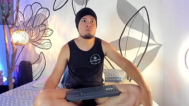 maaxtaylor  online show from January 13, 11:15 am