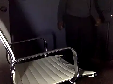 Cantgetenough0069 online show from December 21, 11:34 pm