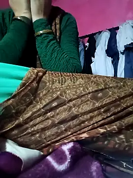 Snapshot of mantraverma chatting on February 9, 5:50 pm mantraverma online show from February 9, 5:50 pm