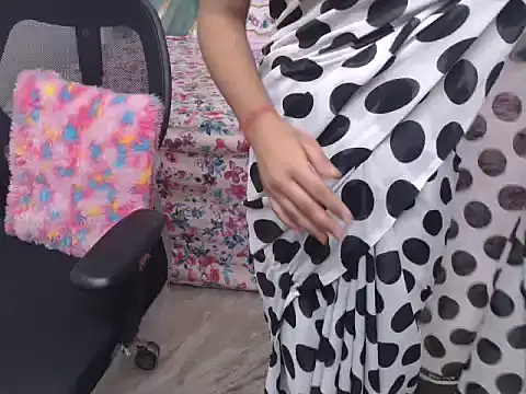 bold-smirthii online show from February 26, 4:33 am