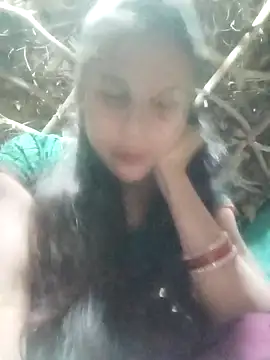 Snapshot of Cuty_priti chatting on April 15, 5:20 pm Cuty priti online show from April 15, 5:20 pm