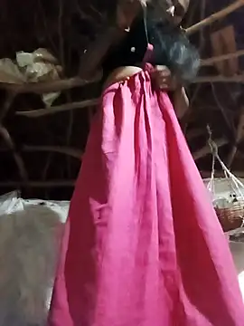 Snapshot of Cuty_priti chatting on April 18, 5:06 pm Cuty priti online show from April 18, 5:06 pm