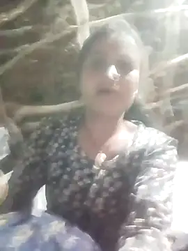 Snapshot of Cuty_priti chatting on April 19, 5:23 pm Cuty priti online show from April 19, 5:23 pm