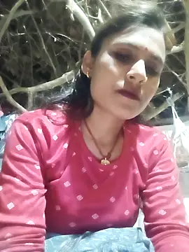 Snapshot of Cuty_priti chatting on April 20, 5:48 pm Cuty priti online show from April 20, 5:48 pm