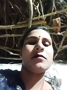Snapshot of Cuty_priti chatting on April 21, 5:39 pm Cuty priti online show from April 21, 5:39 pm
