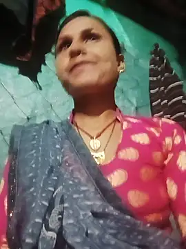 Snapshot of Cuty_priti chatting on May 16, 5:12 pm Cuty priti online show from May 16, 5:12 pm