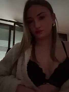 Snapshot of PRIISS69 chatting on December 20, 9:16 am PRIISS69 online show from December 20, 9:16 am