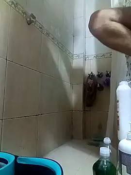 Snapshot of damisexhot chatting on March 28, 5:18 am damisexhot online show from March 28, 5:18 am