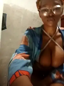 YammyChocTits online show from January 31, 11:25 pm