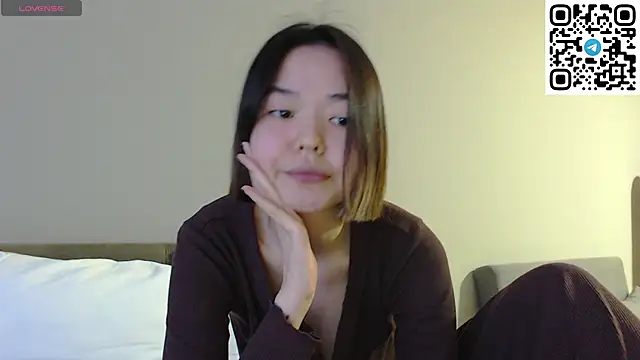 niia mur online show from March 24, 2:44 pm